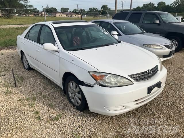 Toyota Camry Henkilöautot