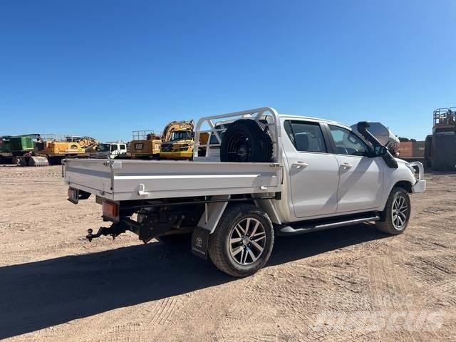Toyota Hilux Lava-autot