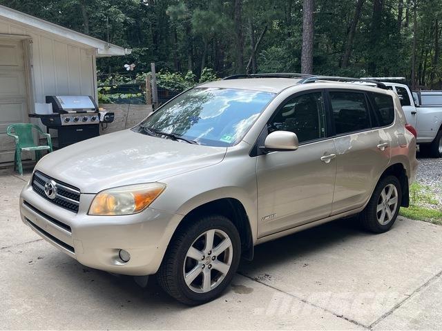 Toyota RAV4 Henkilöautot