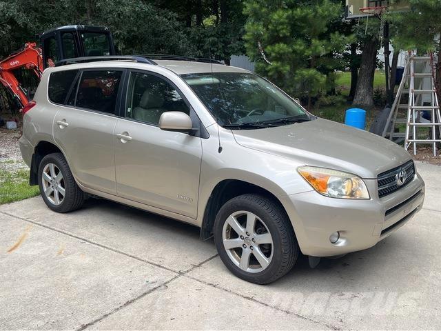 Toyota RAV4 Henkilöautot