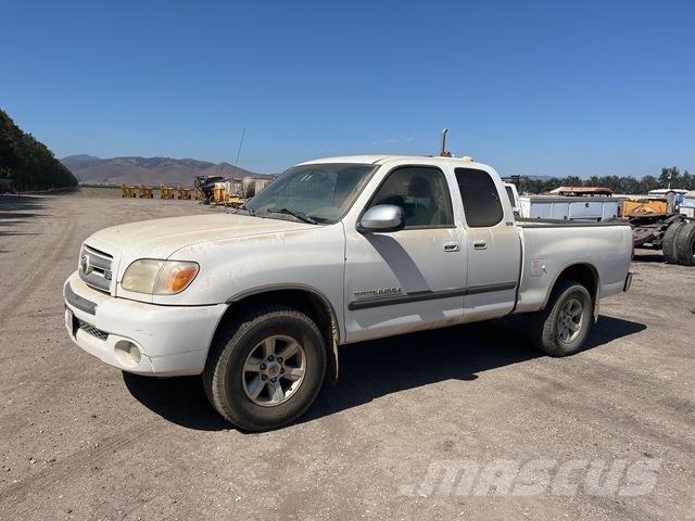 Toyota Tundra Lava-autot