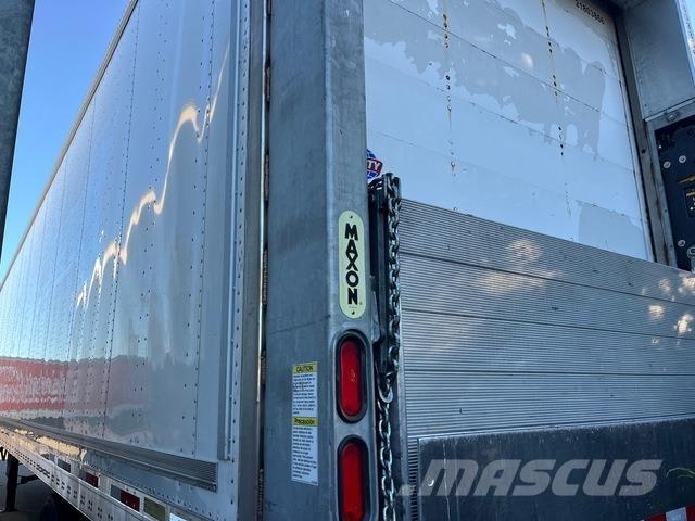 Utility VS2DX Umpikoriperävaunut