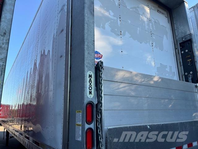 Utility VS2DX Umpikoriperävaunut