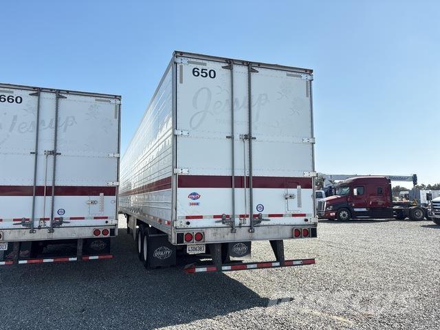 Utility VS2RA Kylmä-/Lämpökoripuoliperävaunut