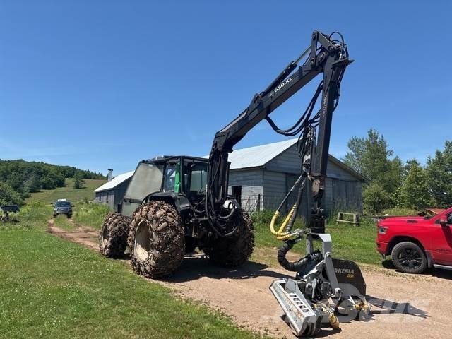 Valtra X120 Traktorit