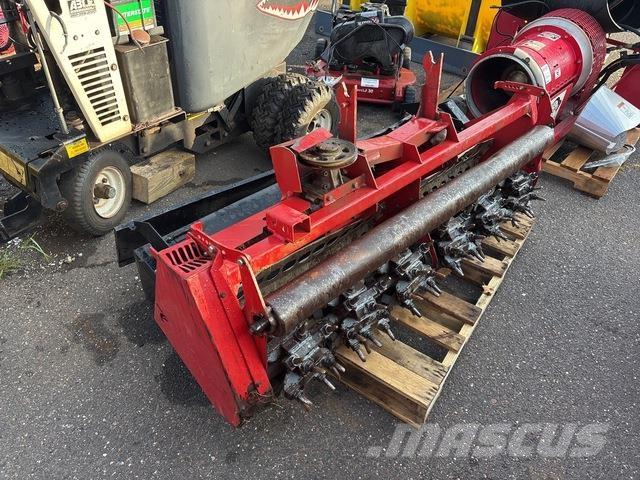 Ventrac EA600 Ilmastajat ja sammaleenrepijät
