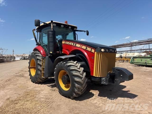 Versatile 260 Traktorit