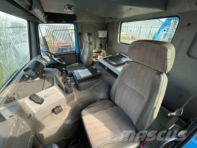 Volvo  Nostolava-autot