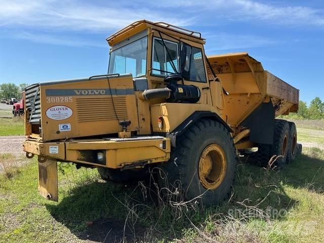 Volvo A25C 6x6 Dumpperit