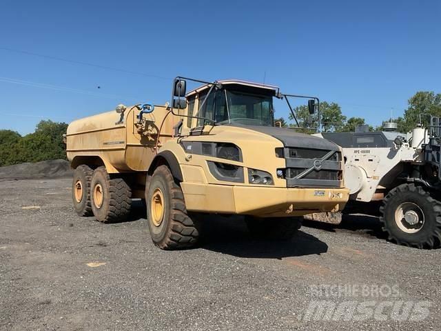 Volvo A40G Vesisäiliöautot