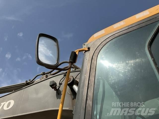 Volvo EC210D Telakaivukoneet