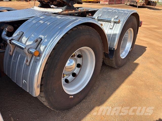 Volvo FH16 Vetopöytäautot