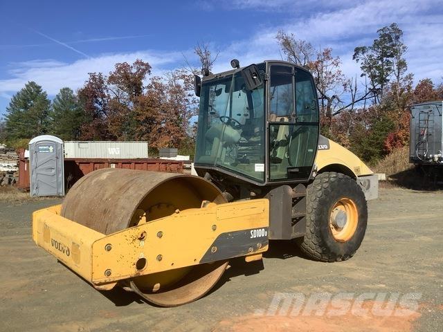 Volvo SD100D Yksivalssijyrät