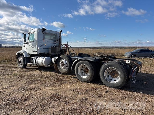 Volvo VHD Vetopöytäautot