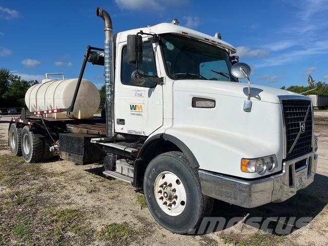 Volvo VHD64 Nostovarsi-vaihtolavakuorma-autot