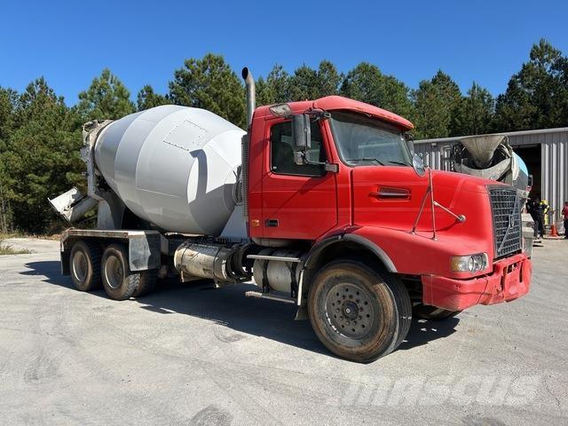 Volvo VHD64B Muut kuorma-autot