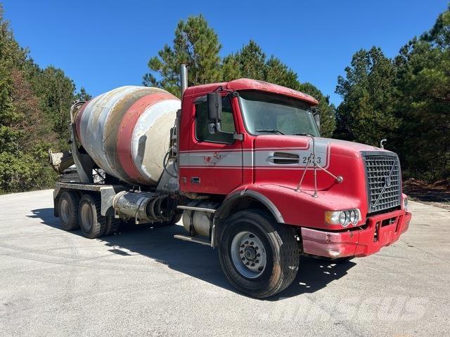 Volvo VHD64B Muut kuorma-autot