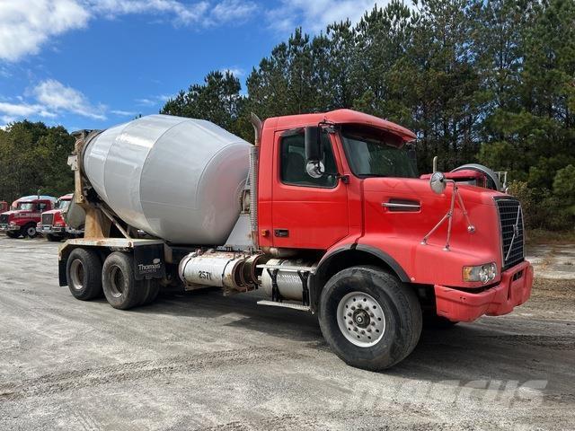 Volvo VHD64B Muut kuorma-autot