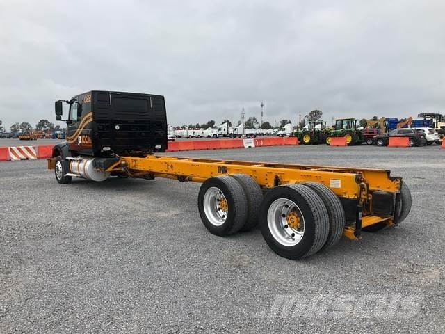 Volvo VHD64F Ohjaamot ja sisustat
