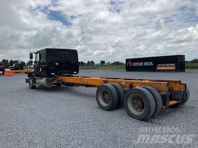 Volvo VHD64F Ohjaamot ja sisustat