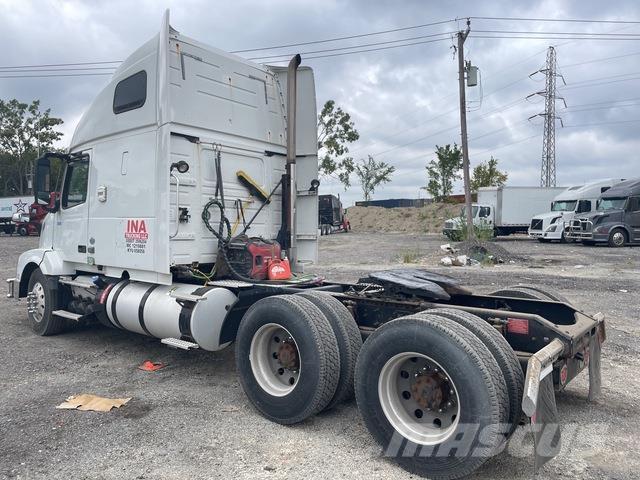 Volvo VLN670 Vetopöytäautot