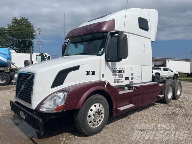 Volvo VNL Vetopöytäautot