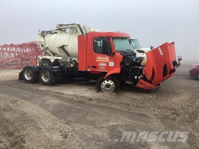 Volvo VNL Vetopöytäautot