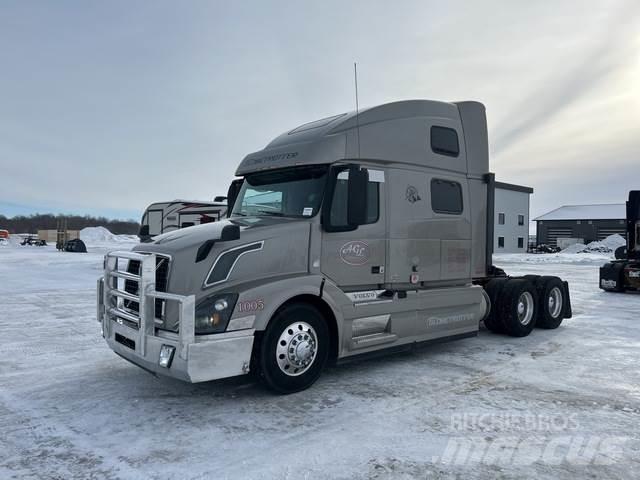 Volvo VNL Vetopöytäautot