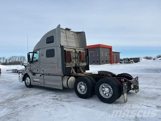 Volvo VNL Vetopöytäautot