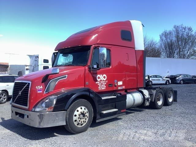 Volvo VNL Vetopöytäautot