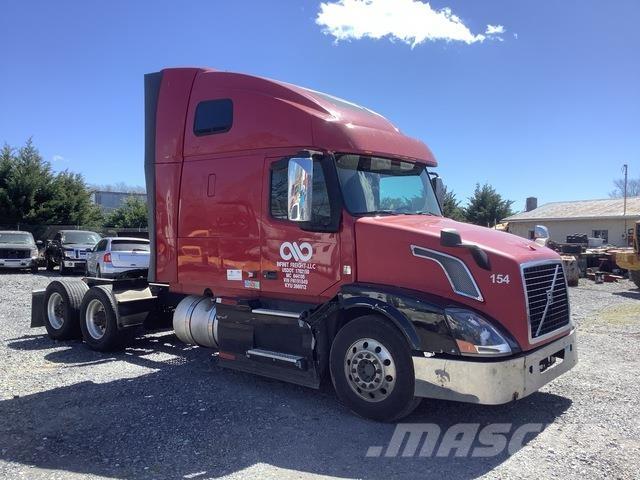 Volvo VNL Vetopöytäautot