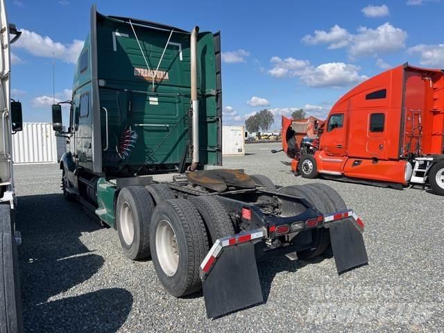 Volvo VNL Vetopöytäautot