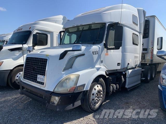 Volvo VNL Vetopöytäautot