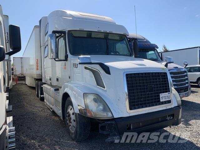 Volvo VNL Vetopöytäautot