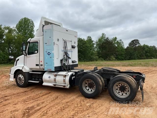 Volvo VNL Vetopöytäautot