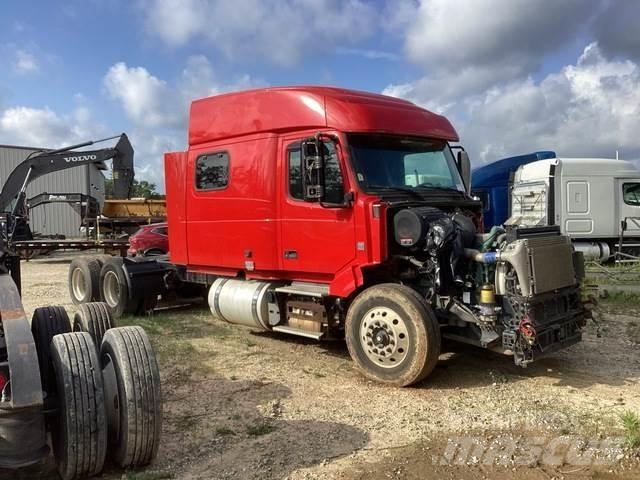 Volvo VNL Vetopöytäautot