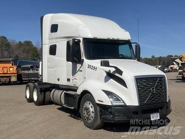 Volvo VNL Vetopöytäautot