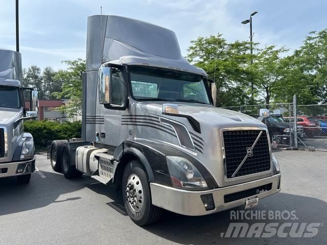 Volvo VNL Vetopöytäautot