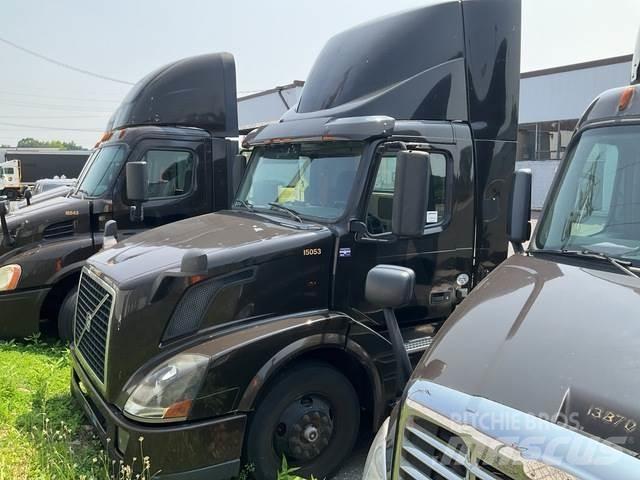 Volvo VNL Vetopöytäautot
