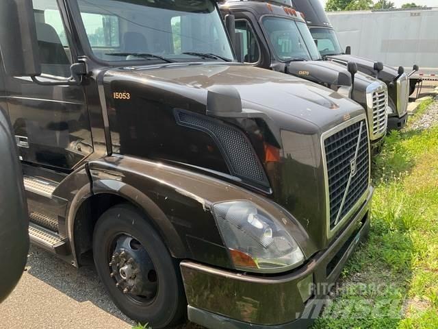 Volvo VNL Vetopöytäautot