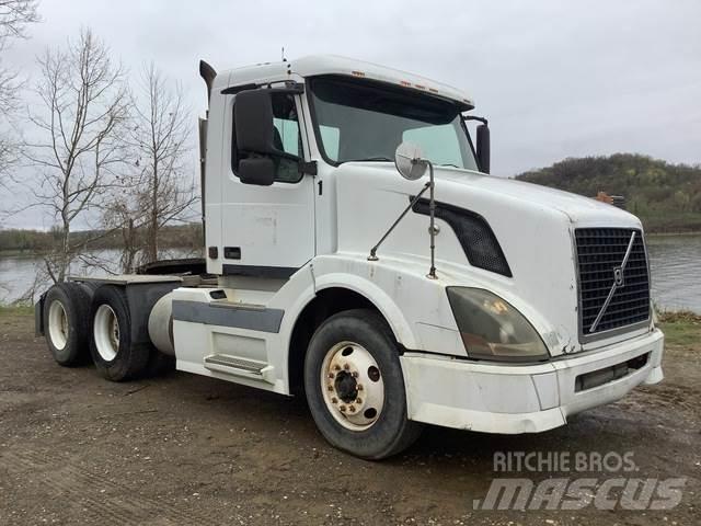 Volvo VNL Vetopöytäautot