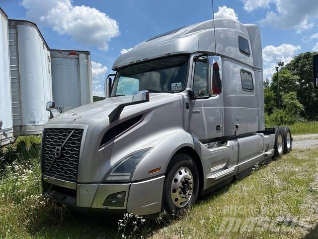 Volvo VNL Vetopöytäautot