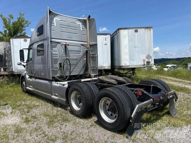 Volvo VNL Vetopöytäautot