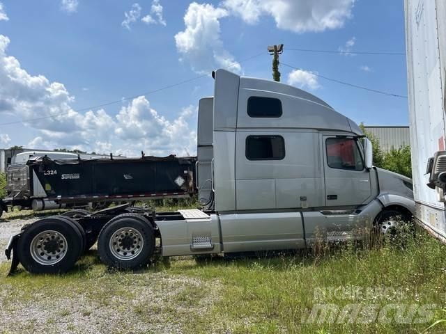 Volvo VNL Vetopöytäautot