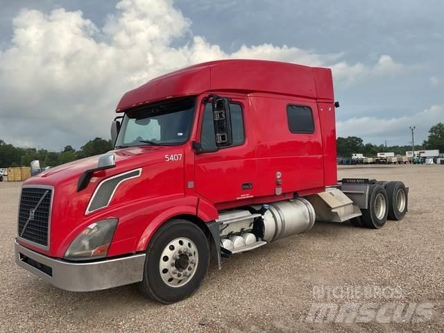 Volvo VNL Vetopöytäautot