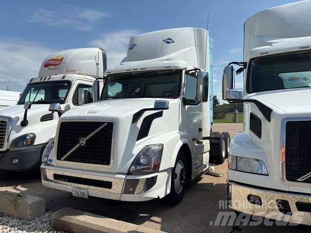 Volvo VNL Vetopöytäautot