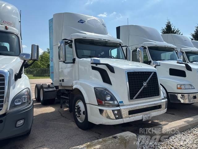 Volvo VNL Vetopöytäautot