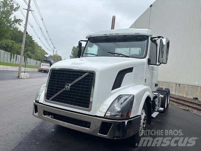 Volvo VNL Vetopöytäautot