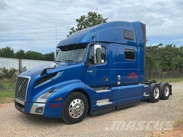 Volvo VNL Vetopöytäautot