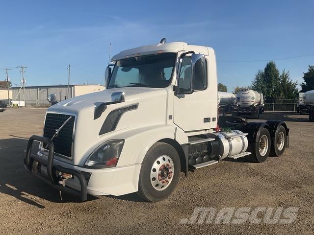 Volvo VNL Vetopöytäautot